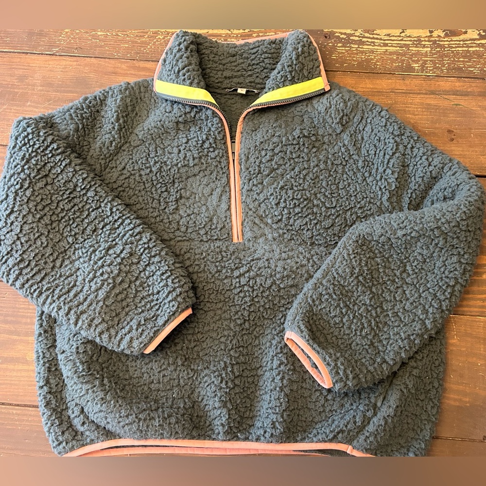 Express One Eleven Women’s Green Pink 1/4 Zip Sherpa Fleece Pullover Size Large
